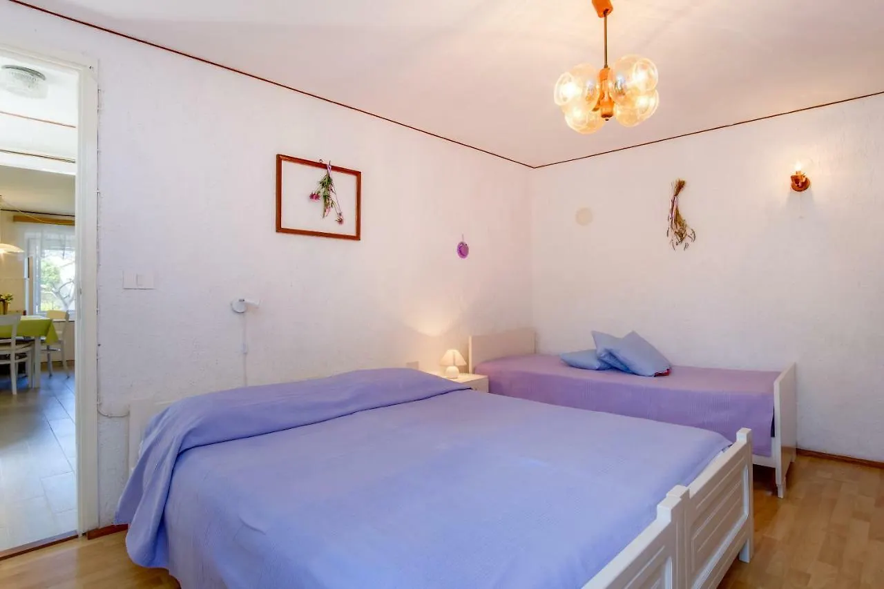 Apartment Carmen Veli Losinj